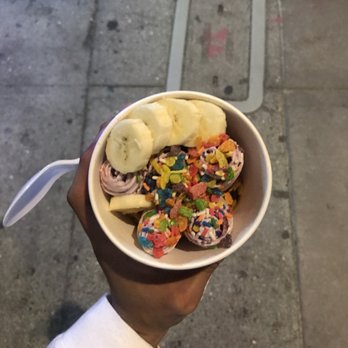 ICICLES - BERRY SQUAD (Seasonal Flavor) with Bananas and Fruity Pebbles as toppings! - Desserts Near Me - San Francisco, California ICICLES - BERRY SQUAD (Seasonal Flavor) with Bananas and Fruity Pebbles as toppings! - Desserts Near Me - San Francisco, California