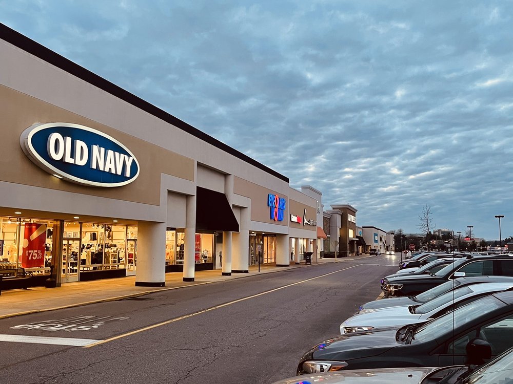 MIRACLE MILE SHOPPING CENTER 4100 William Penn Hwy, Monroeville