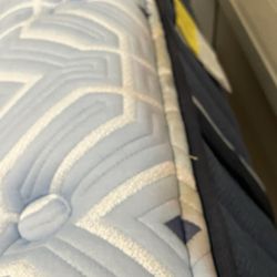 Mattress Firm Puyallup Sunrise Village