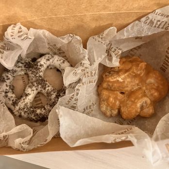 River Street Sweets - Pretzel & praline - Candy Stores Near Me - Greenville, South Carolina River Street Sweets - Pretzel & praline - Candy Stores Near Me - Greenville, South Carolina