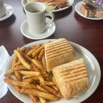 Silver Spoon Diner - Diners Near Me - Clarks Summit, Pennsylvania