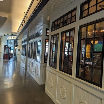 Tavern Hall - New American Near Me - Bellevue, Washington