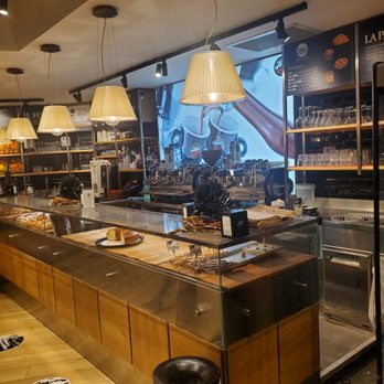 Bar Baffo - Interior - Bars Near Me - Rome, RM Bar Baffo - Interior - Bars Near Me - Rome, RM