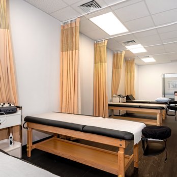 H2T PT - Treatment Area - Chiropractors Near Me - West Palm Beach, Florida H2T PT - Treatment Area - Chiropractors Near Me - West Palm Beach, Florida