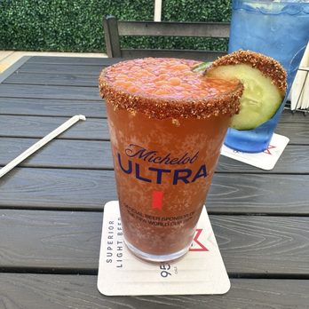 Off The Hook Fish Grill - Michelob michi - Seafood Near Me - Whittier, California