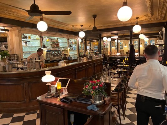 Les Antiquaires by null