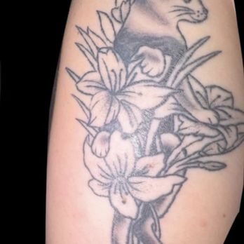 Old Towne Tattoo Parlor - the tattoo one month post tattoo. very shakey line work. very blown out. - Tattoo Near Me - Orange, California