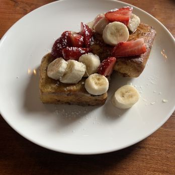 Original Green Roasters - French toast (with strawberries and bananas) - Italian Near Me - Santiago, RM Original Green Roasters - French toast (with strawberries and bananas) - Italian Near Me - Santiago, RM