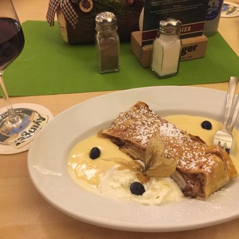 Rechthaler Hof - Apple Strudel! - Bavarian Near Me - Munich, BY