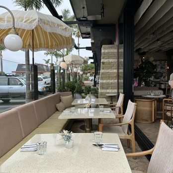 Waverly - Patio seating - Breakfast & Brunch Near Me - Cardiff, California Waverly - Patio seating - Breakfast & Brunch Near Me - Cardiff, California