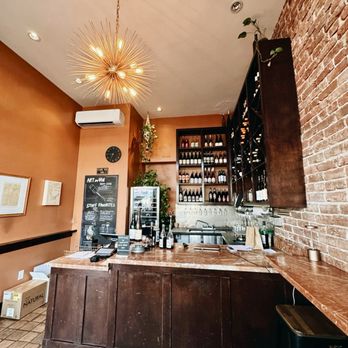 Art Du Vin - Natural Wine Bar - Wine Bars Near Me - Long Beach, California Art Du Vin - Natural Wine Bar - Wine Bars Near Me - Long Beach, California