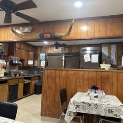 Bill's Fish House - Inside view