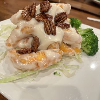 Sunflower Vegetarian Restaurant - Hello Winnie - Vegetarian Near Me - Vienna, Virginia