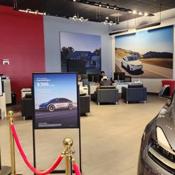 Tesla - Burbank - Sales/Service Area