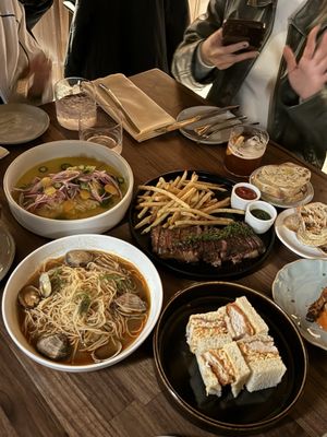 Nómade Tapas and Records by null