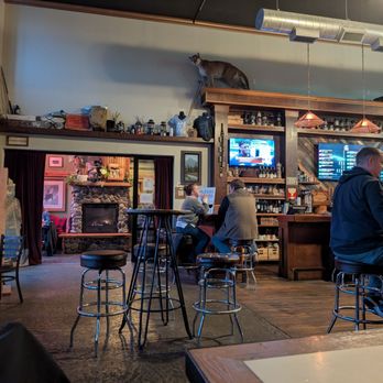 Peaks and Pints - Stopping in for a salad and beverage. - Beer Bar Near Me - Tacoma, Washington