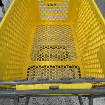 dd's DISCOUNTS - Empty DD's Shopping Cart - Home Decor Near Me - Hayward, California