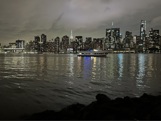 Gantry Plaza State Park by null
