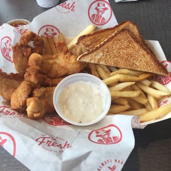 Slim Chickens - Slims Plate - Southern Near Me - Irving, Texas Slim Chickens - Slims Plate - Southern Near Me - Irving, Texas