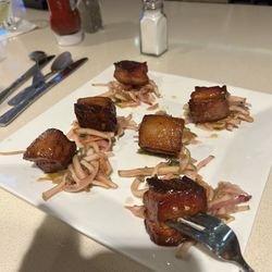 Mosa's Bar & Grill
