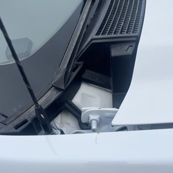 Unique Touch Auto - Missing plastic piece of the hood missing when returned. - Body Shops Near Me - Macon, Georgia