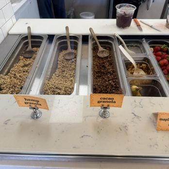 Humbowl Juice Bar - Base and Fruit - Juice Bars & Smoothies Near Me - Orange, California