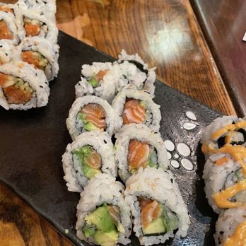 Komorebi Sushi - Salmon Avocado Roll - Sushi Bars Near Me - Chicago, Illinois