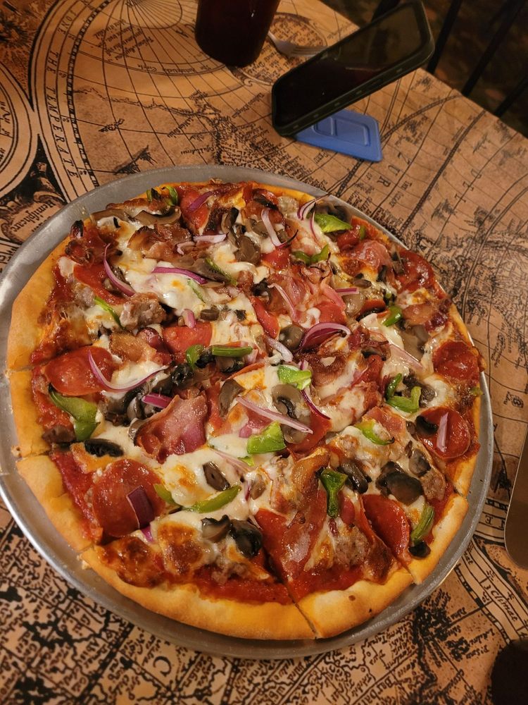 Filippo's Pizza & Pasta Logo