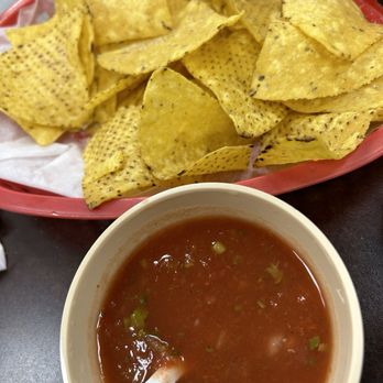 Los Burritos Tapatios Restaurant - Really good chips and salsa. The salsa is simple but tasty. - Mexican Near Me - Streamwood, Illinois Los Burritos Tapatios Restaurant - Really good chips and salsa. The salsa is simple but tasty. - Mexican Near Me - Streamwood, Illinois