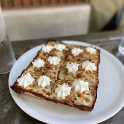 Bear & The Wren - Ricotta and Honey, Detroit style