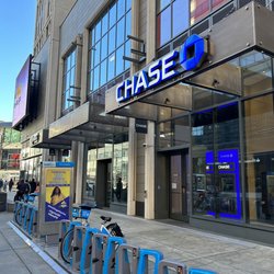 Chase Bank - Front of bank (photographed by Dave Liao)