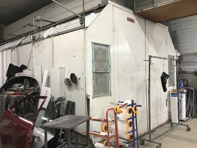 LEE AUTO BODY - Updated July 2025 - 406 W Main St, Spring Grove