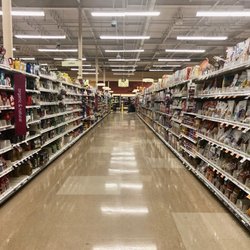 Hannaford Supermarkets - Hannaford Albany NY. Clean and well kept.