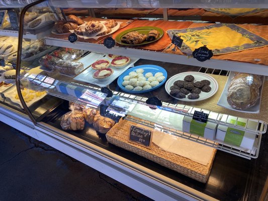 Carlucci's Bakery by null