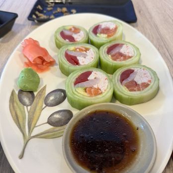 Azusa Ramen&SuShi - OYSHI roll - Ramen Near Me - Tempe, Arizona
