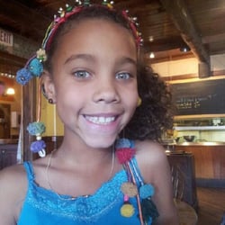 Little Tibet Madrid - My sweet niece in her fabulous new headband from Little Tibet!