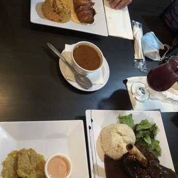 Vistas - Stuffed chicken wrapped in bacon, lamb shank - Lounges Near Me - Ponce, Puerto Rico