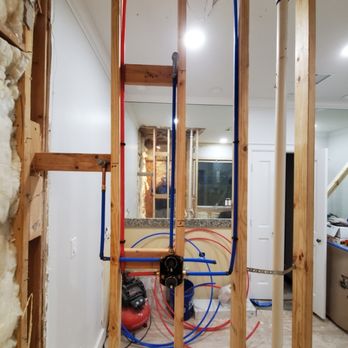 Tri-Level Plumbing - A shower installed using pex pipe. - Plumbing Near Me Tri-Level Plumbing - A shower installed using pex pipe. - Plumbing Near Me