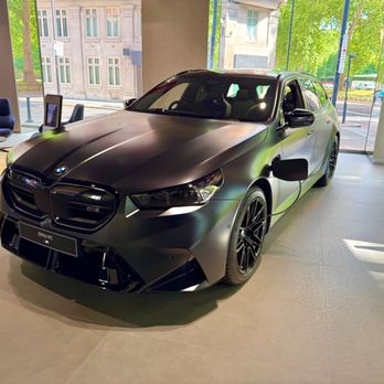 BMW Park Lane - Car Dealers Near Me - London, XGL