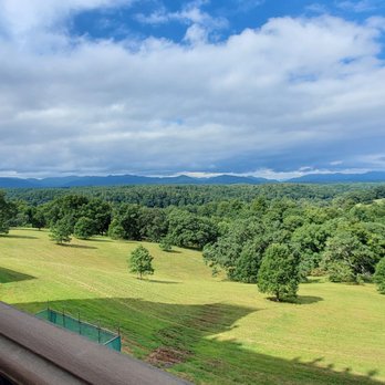 Biltmore Estate - This view - Hotels Near Me - Asheville, North Carolina
