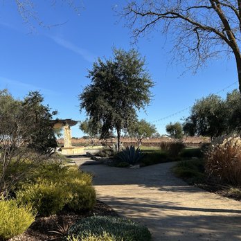 Rava Wines - Wine Tasting Room Near Me - Paso Robles, California