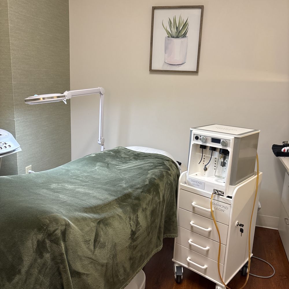 Refine MD - Medical Spas Near Me - Menasha, Wisconsin Refine MD - Medical Spas Near Me - Menasha, Wisconsin