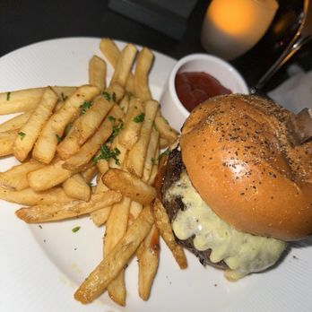 Spire 73 - InterContinental Burger "Spire Burger" - Cocktail Bars Near Me - Los Angeles, California Spire 73 - InterContinental Burger "Spire Burger" - Cocktail Bars Near Me - Los Angeles, California