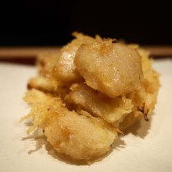 Kakiage of hiragai (giant pen shell) and onion