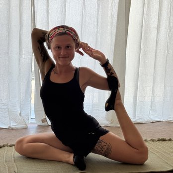 BioLIT Spa - Yoga instructor Julie Shetler - Day Spas Near Me - Sarasota, Florida