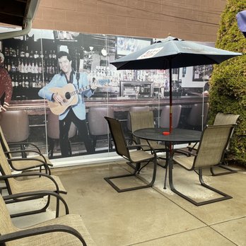 Rudy's - Patio - Steakhouses Near Me - Racine, Wisconsin