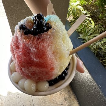 Lahaina Shave Ice - Keiki size - Desserts Near Me - Honolulu, Hawaii Lahaina Shave Ice - Keiki size - Desserts Near Me - Honolulu, Hawaii