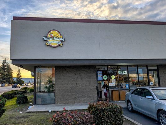 THIEN HUONG SANDWICHES & BAKERY - Updated July 2025 - 350 Photos & 260