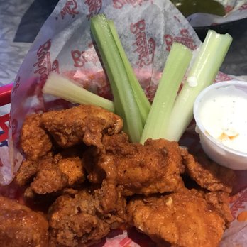 Bubba's 33 - 10 boneless mild chicken wings. So so good. - Pizza Near Me - Clarksville, Indiana