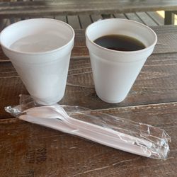 Country Scrambled Cafe - Using to go products for dine in.. WTF!